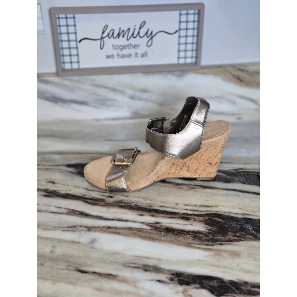 Aerosoles Mega Plush Bronze Metallic Cork Wedge Sandals Size 9.5M Vacation Boho
